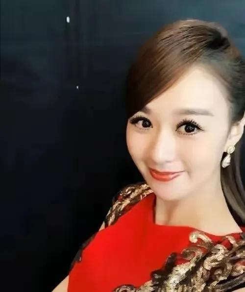 辽宁地区主持人风采展示